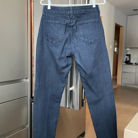 NYDJ NOT YOUR DAUGHTER’S JEANS Size 6-8 With Flattering Lift/Tuck Technology - Picture 5 of 12